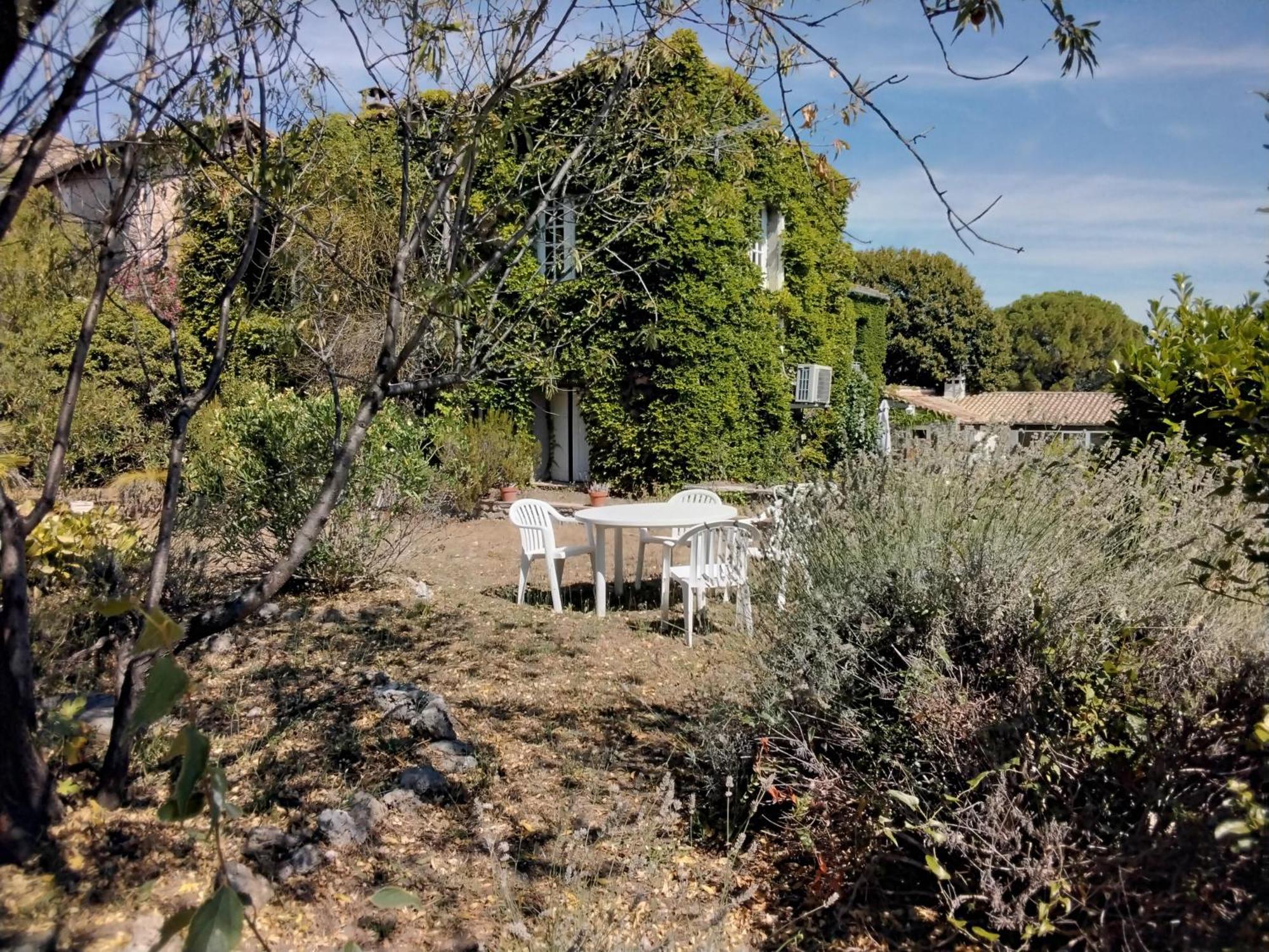 Tornac Le Domaine Du Soulier -Gite Et Chambres D'Hotes - La Maison Du Gardien מראה חיצוני תמונה