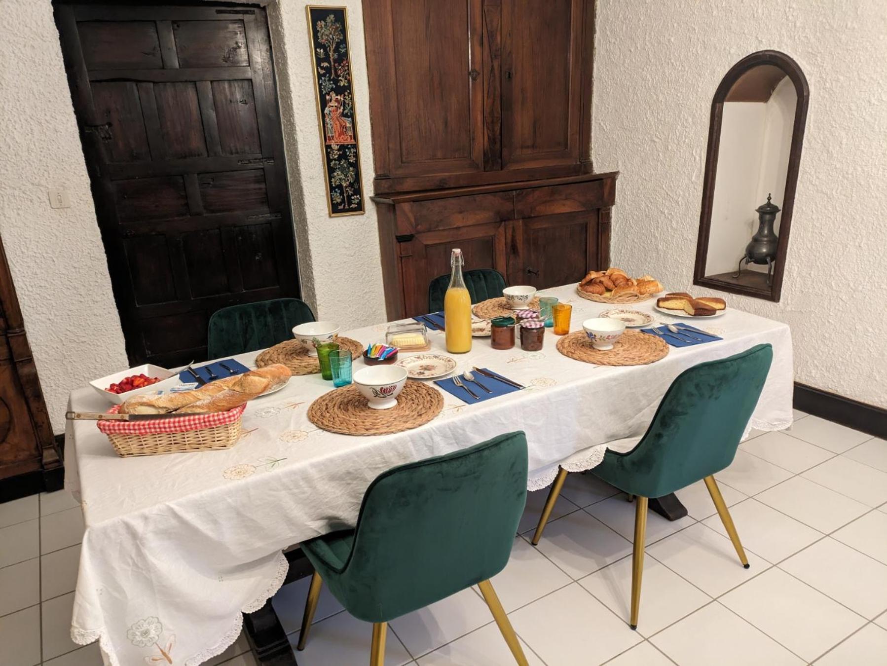 Tornac Le Domaine Du Soulier -Gite Et Chambres D'Hotes - La Maison Du Gardien מראה חיצוני תמונה