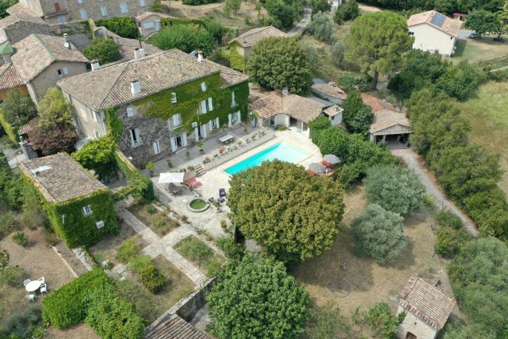 Tornac Le Domaine Du Soulier -Gite Et Chambres D'Hotes - La Maison Du Gardien מראה חיצוני תמונה