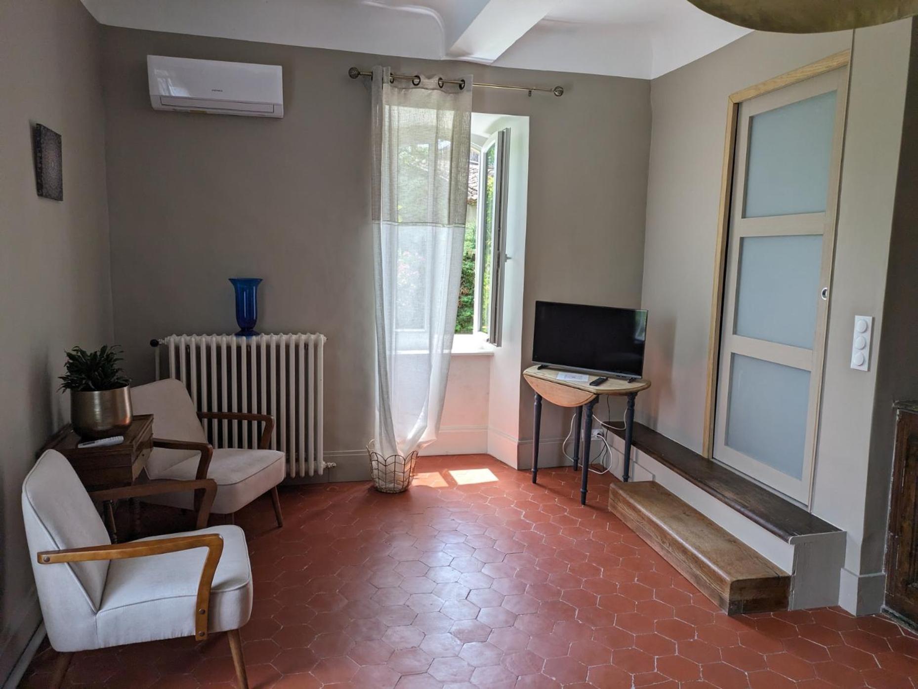 Tornac Le Domaine Du Soulier -Gite Et Chambres D'Hotes - La Maison Du Gardien מראה חיצוני תמונה