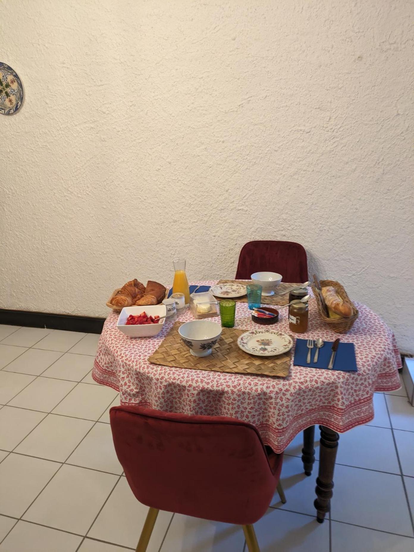 Tornac Le Domaine Du Soulier -Gite Et Chambres D'Hotes - La Maison Du Gardien מראה חיצוני תמונה