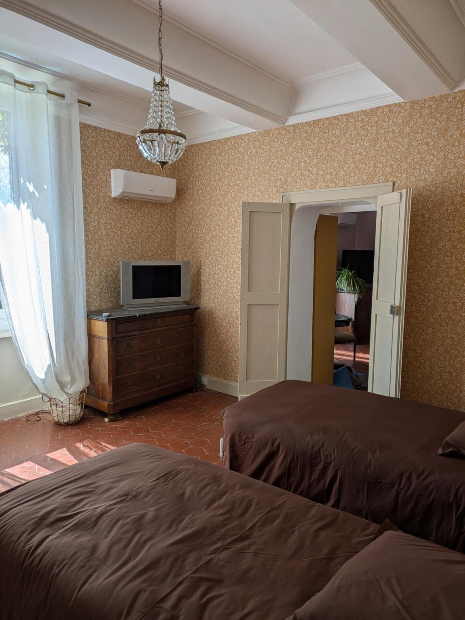 Tornac Le Domaine Du Soulier -Gite Et Chambres D'Hotes - La Maison Du Gardien מראה חיצוני תמונה