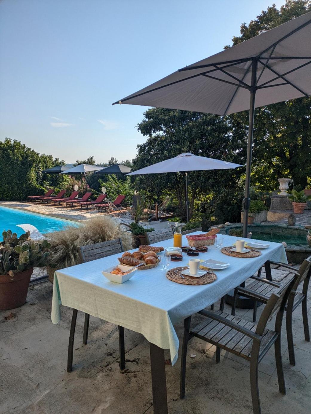 Tornac Le Domaine Du Soulier -Gite Et Chambres D'Hotes - La Maison Du Gardien מראה חיצוני תמונה